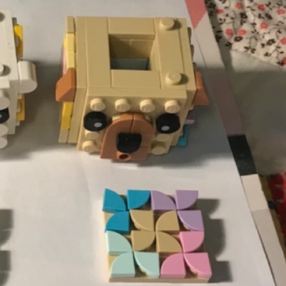 Lego DOTS Animal Photo Holder with collectable holder in center Lego min figure - Picture 2 of 5